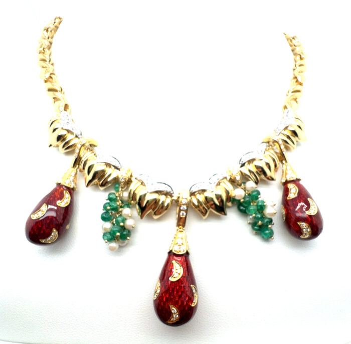 White gold and yellow gold necklace with diamonds, emeralds, beads and enamels in fire